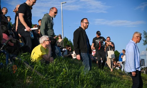 FOTO Tomašević na Trnjanskim kresovima: 'Godinama to nije nikome smetalo'. Policija privela dvije osobe