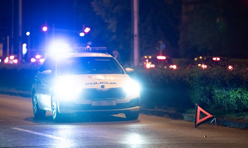 Sudar četiri automobila kod Omiša, troje ozlijeđenih
