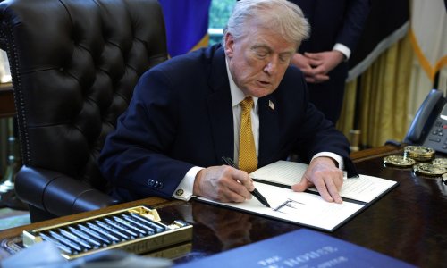Trump krenuo u 'čistku' u vlastitim redovima: Tužitelju je ostavio jasnu poruku na papiriću