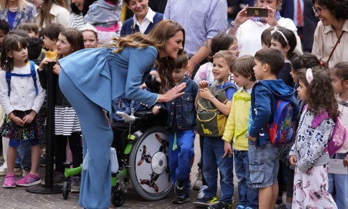 Kate Middleton prekršila protokol: Snimala selfije i razgovarala s djecom na - talijanskom