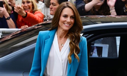 Kate Middleton ovim odijelom zasjenila je dotjerane Talijanke, a cipele su baš hrabar izbor