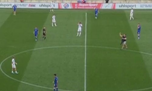 Pogledajte nevjerojatne scene s Opus Arene: Navijač Dinama uletio na travnjak, došlo do sukoba