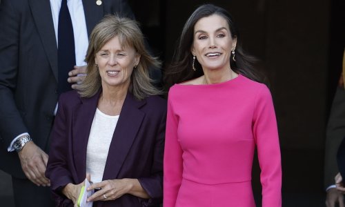 Kraljica Letizia ukrala show u ženstvenoj kreaciji upečatljive nijanse ružičaste