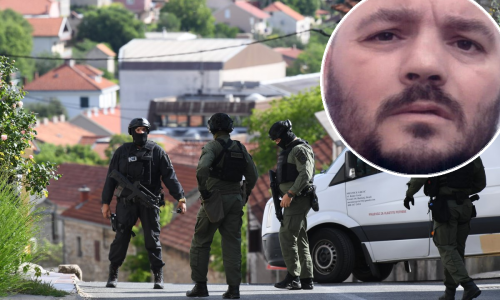 FOTO Duge cijevi na ulicama Drniša, policija objavila sliku i upozorenje: Ne približavajte mu se