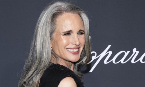 Zaboravite bujne kovrče: Andie MacDowell pokazala novi imidž i oduševila izgledom