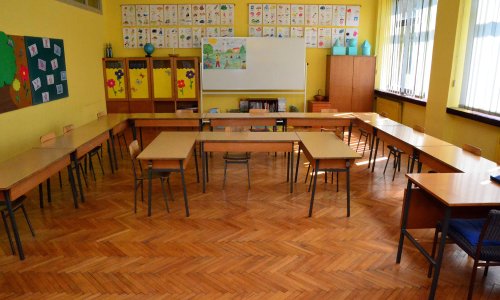 'Hoćeš da te šakom opalim? Da ti pola glave otkinem?': Nastavnik koji je prijetio učeniku pušten na slobodu
