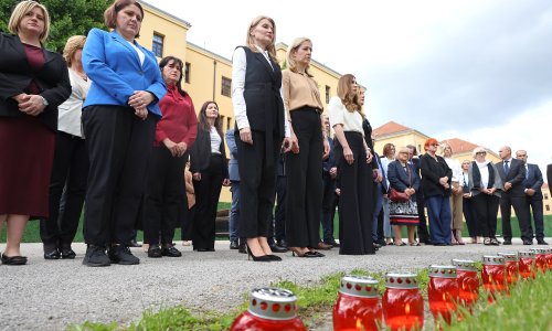 19 svijeća i 19 minuta šutnje u Saboru za ubijenog Luku: Pridružili se i građani