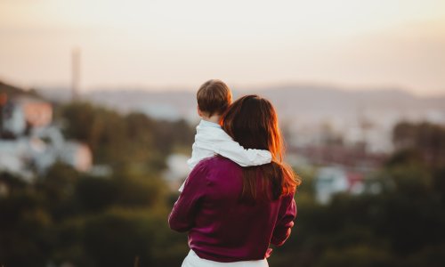 Kad jedan roditelj nosi teret za dvoje: zašto podrška obiteljima ne smije čekati