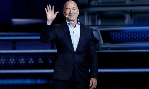 Bezos: 'Ljudi griješe. AI će otvoriti više radnih mjesta nego što će ih ugasiti'