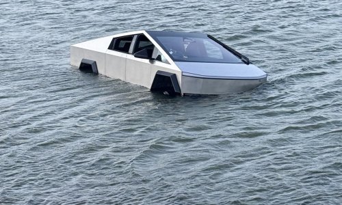 Bizarna nesreća u Teksasu: Ušao Cybertruckom u jezero kako bi testirao 'Wade Mode'