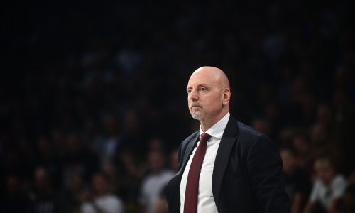Pogledajte kako se trener Zvezde ponašao nakon poraza od Partizana: Srpski mediji zgroženi