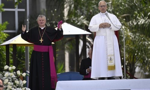 Papa Lav raspalio po mafiji koja zarađuje na otpadu: Došao sam sakupiti suze žrtava