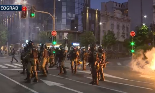 VIDEO Počeli incidenti i eksplozije oko Ćacilenda. Žandarmerija formirala kordon
