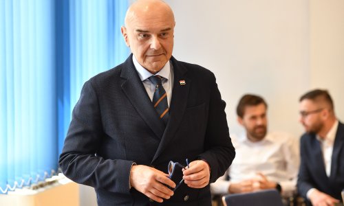 Ružić podijelio ugovore: Preko 22 milijuna za uključivanje 50 tisuća umirovljenika