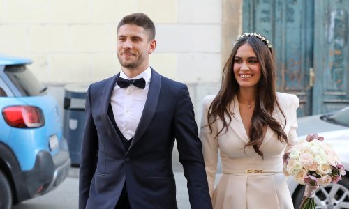 Rijetka gesta Andreja Kramarića: Objavio romantične fotografije s prelijepom suprugom Mijom