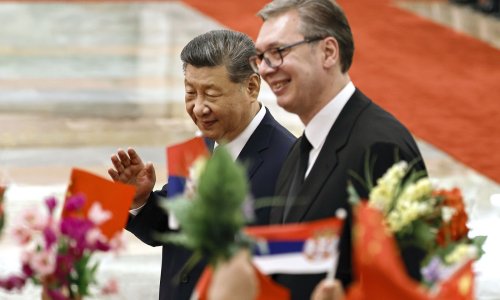 Vučić donosi poklone iz Kine: 'Dobio sam grumen Mjeseca, stižu i leteći taksiji!'