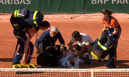 Drama na Roland Garrosu: Nakon pet sati dobio meč pa urlao u bolovima, došla je i hitna pomoć