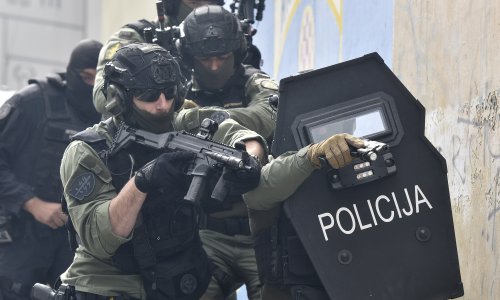 Interventna policija upala u stan na Žnjanu: Uhićen bjegunac kojeg traži Njemačka