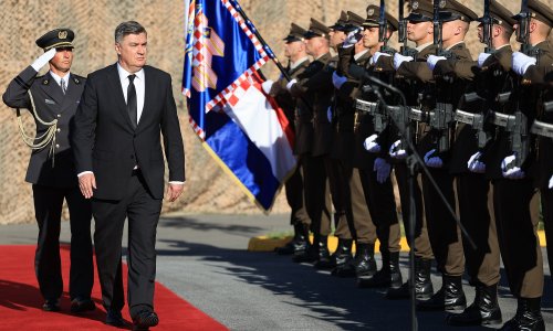 FOTO Milanović dijelio odlikovanja i promaknuća hrvatskim vojnicima