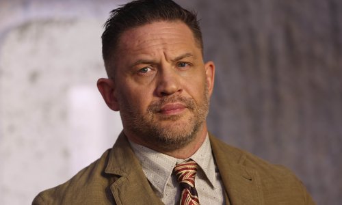 Nije dobio otkaz, ali u seriji vlada kaos: Evo što se zapravo događa s Tomom Hardyjem u 'MobLandu'