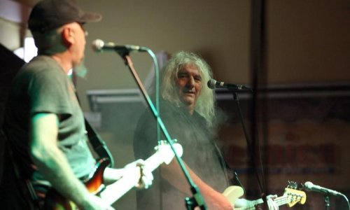 Svirka u čast preminulog pjevača Atomskog skloništa