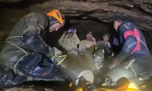 Iz poplavljene špilje u Laosu spašene četiri osobe, traga se za još dvoje