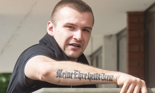 Jedan od uhićenih za palež Lamborghinija ima nacističku tetovažu, u nekim državama je zabranjena