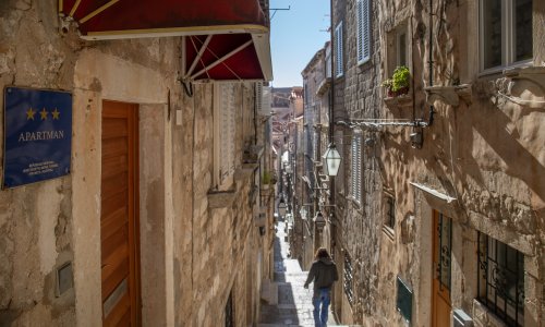 Udar na iznajmljivače: Stanari traže ukidanje paušala i uvođenje standardnih nameta