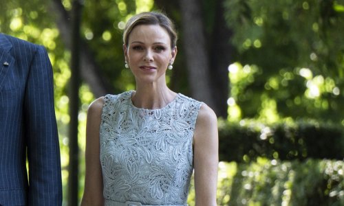 Čista klasika, a tako dobro izgleda: Princeza Charlene u haljini koja uvijek dobro izgleda i hit cipelama