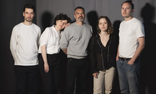 Premijera u Teatru EXIT: Maja Posavec i Aleksandar Švabić donose mistični astro-show 'Astro Maja'