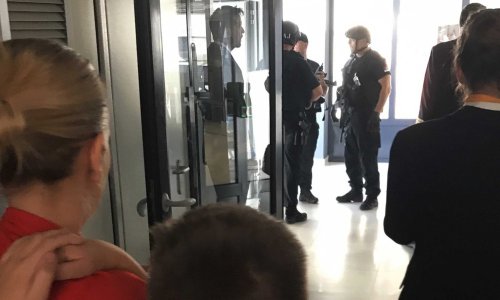 Srpska policija više sati maltretirala desetke Crnogoraca, među njima bio i urednik portala