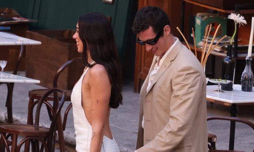 Dua Lipa zablistala uoči talijanskog vjenčanja: Goste dočekala u ludo dobrom izdanju