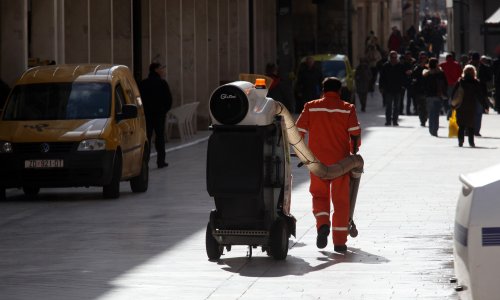 Radnici zadarske Čistoće traže sastanak s gradonačelnikom, otpad odvoze još par dana
