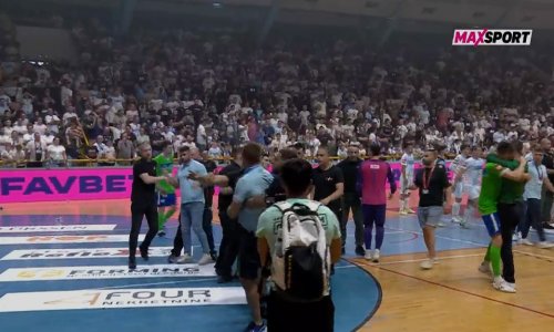 Pogledajte sramotne scene iz riječke dvorane: Dok su igrači iz Omiša slavili...