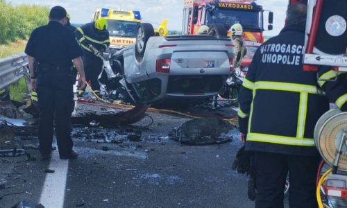 Prizori užasa na obilaznici: Poginule četiri osobe, automobili smrskani, vatrogasci rezali lim