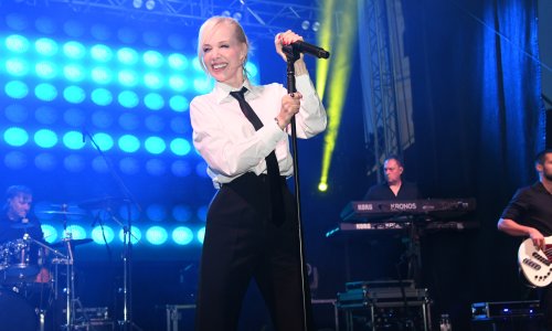 Crno-bijela kombinacija: Jelena Rozga energičnim nastupom rasplesala Daruvar