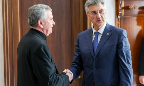 Plenković i nadbiskup Vukšić razgovarali o obnovi crkvenih i obrazovnih institucija