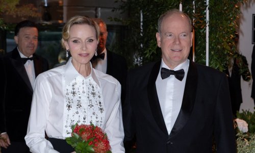 Princeza Charlene pojavila se u stajlingu koji je prije 22 godine proslavio kraljicu Raniju