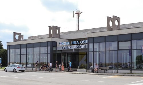 Avion kružio iznad Osijeka zbog bizarnog razloga