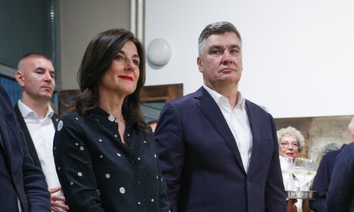 Prva dama u ležernom glamuru: Sanja Musić Milanović pokazala kako izgleda nenametljiva elegancija za gradski izlazak