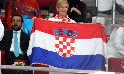 Kolinda opet u navijačkom zanosu: Moćan stajling i snažna poruka za Vatrene