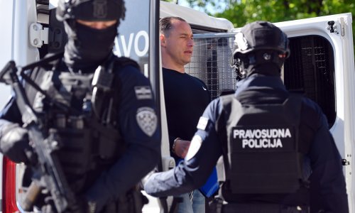 Srđan Mlađan uz duge cijevi stigao na sud: Današnj