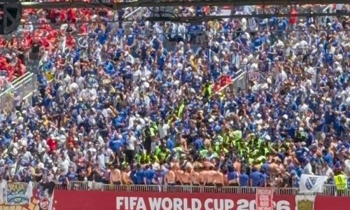Pogledajte kaos uoči utakmice: Redari ušli među navijače BiH, izbilo naguravanje