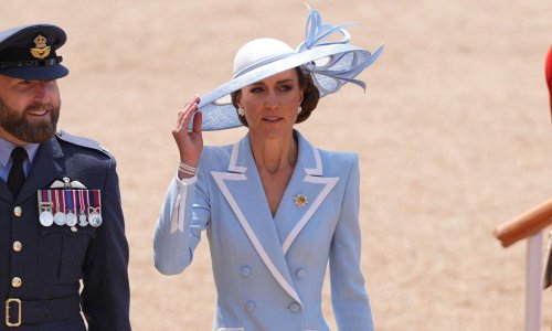 Kate Middleton zablistala u plavom i modno uskladila cijelu obitelj