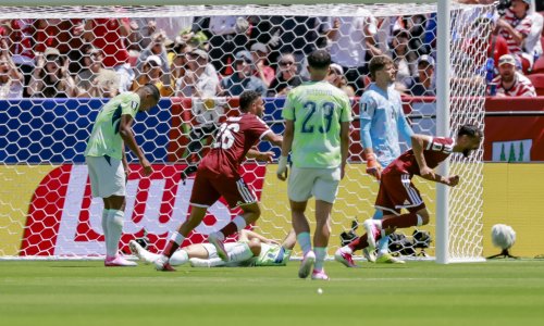 Reakcija katarskog izbornika na gol je hit. Dok njegovi igrači slave...