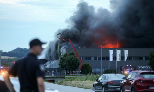 Ponovno planula Prostoria, zapalile se solarne ploče