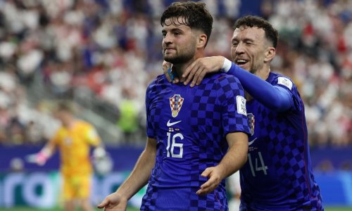 Jeste li vidjeli kako je Perišić 'čestitao' Baturini na golu?
