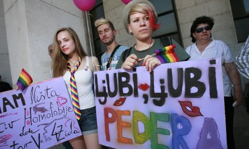 Gay brakovi podijelili Europu; Zapad 'za', istok protiv, a donedavno je homoseksualnost u Rusiji bila i mentalna bolest