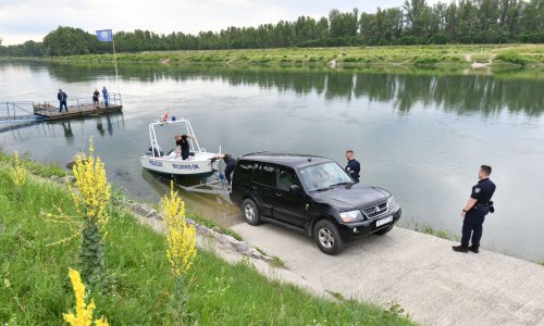 Nastavlja se potraga za dječakom koji je nestao u Dravi: 'Voda izgleda mirno, ali je brza i nabujala'