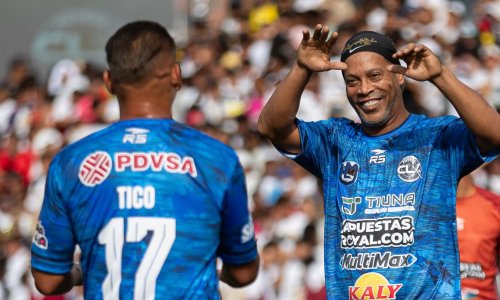 Ronaldinho se senzacionalno vraća! Potpisao je za talijanskog trećeligaša, predstavljanje u utorak